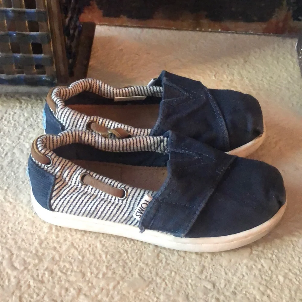 Toms toddler canvas slip on striped navy‎ shoes